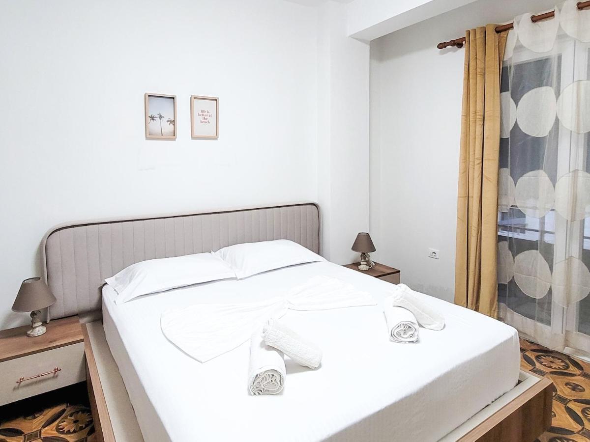 One-bedroom Gem By The Square Apartment