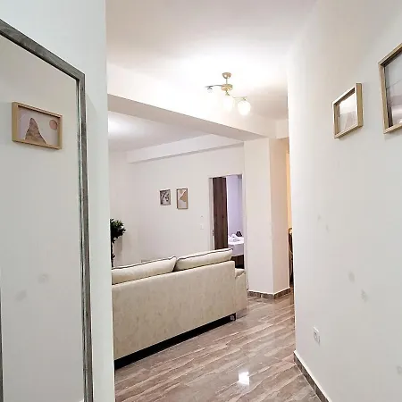 One-Bedroom Gem By The Square Tirana Exterior photo